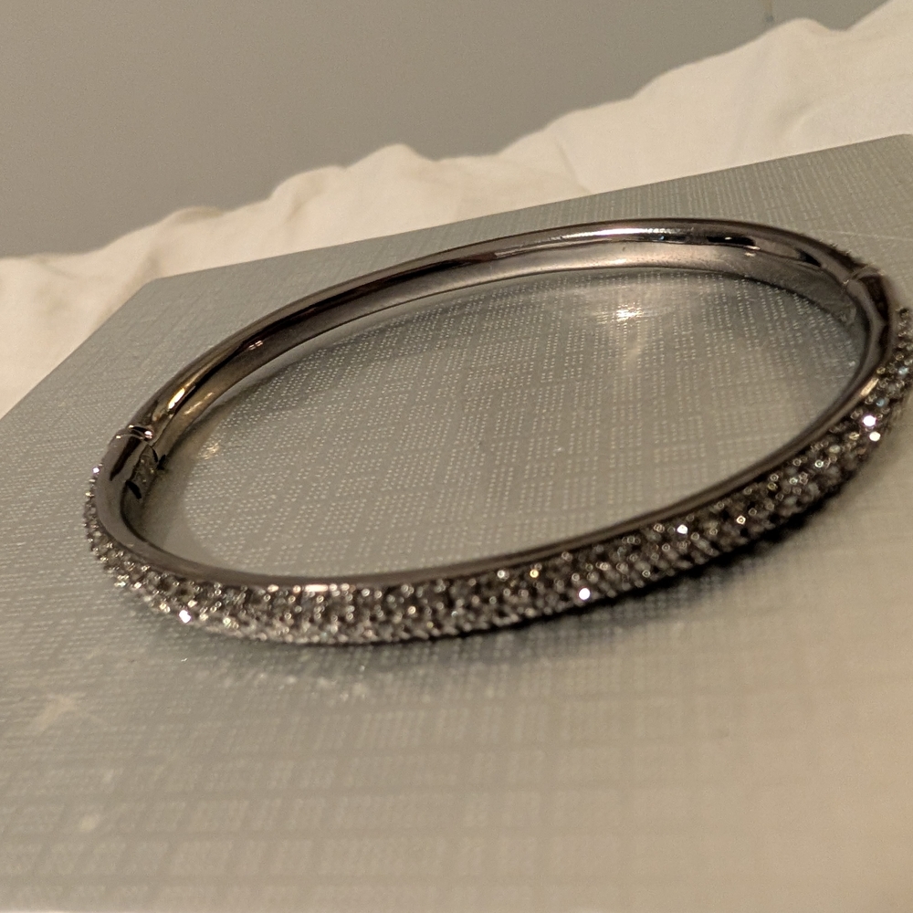 Nadri HALF PAVE CZ HINGED OVAL BANGLE